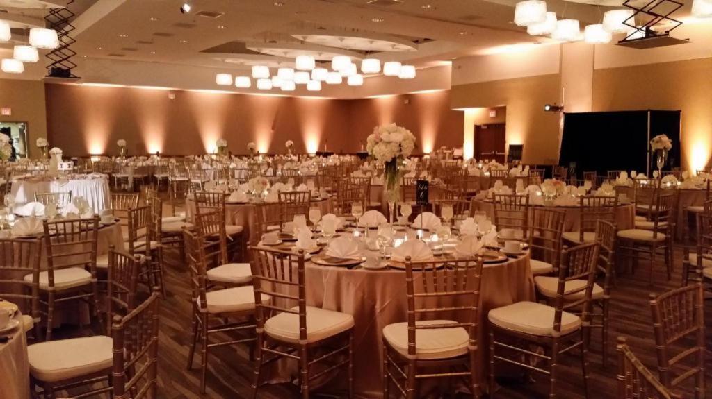 I Hotel And Illinois Conference Center - Champaign Esterno foto